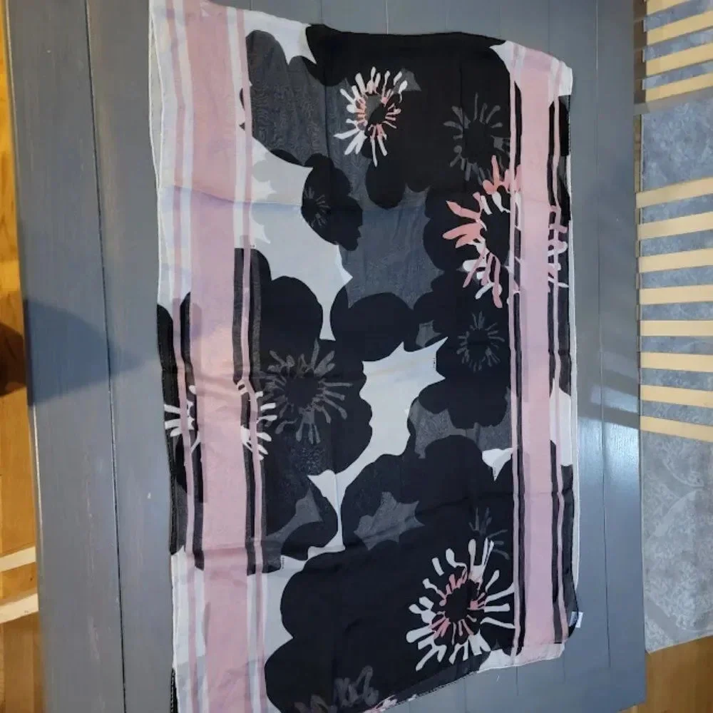 Furla Women's Black & pink 100% Silk Beautiful Scarf Size 37 L X  26W In…